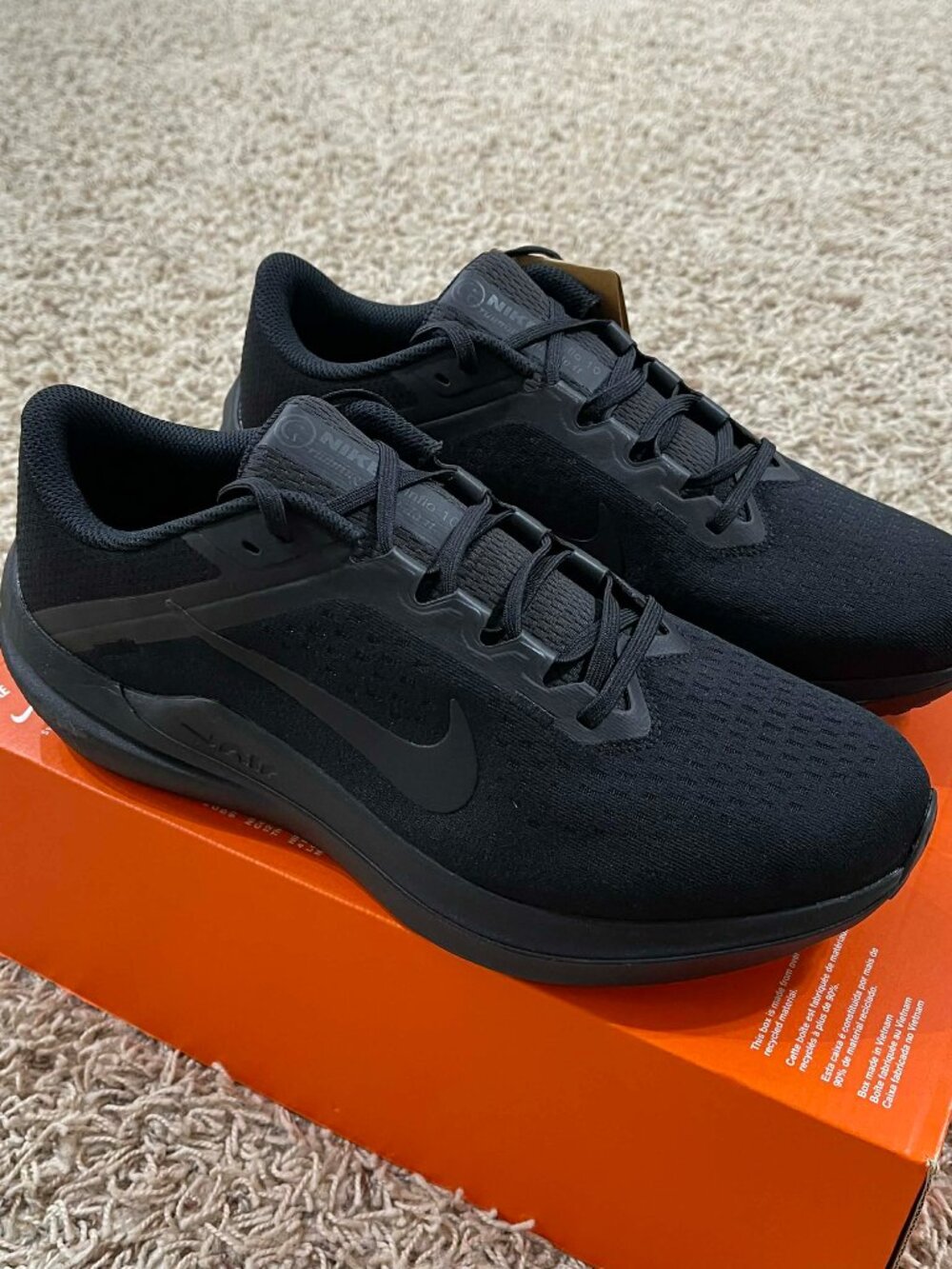 Nike Air Winflo 10 Women's Road Running Shoes Black DV4023-001, Size 10.5 (New)